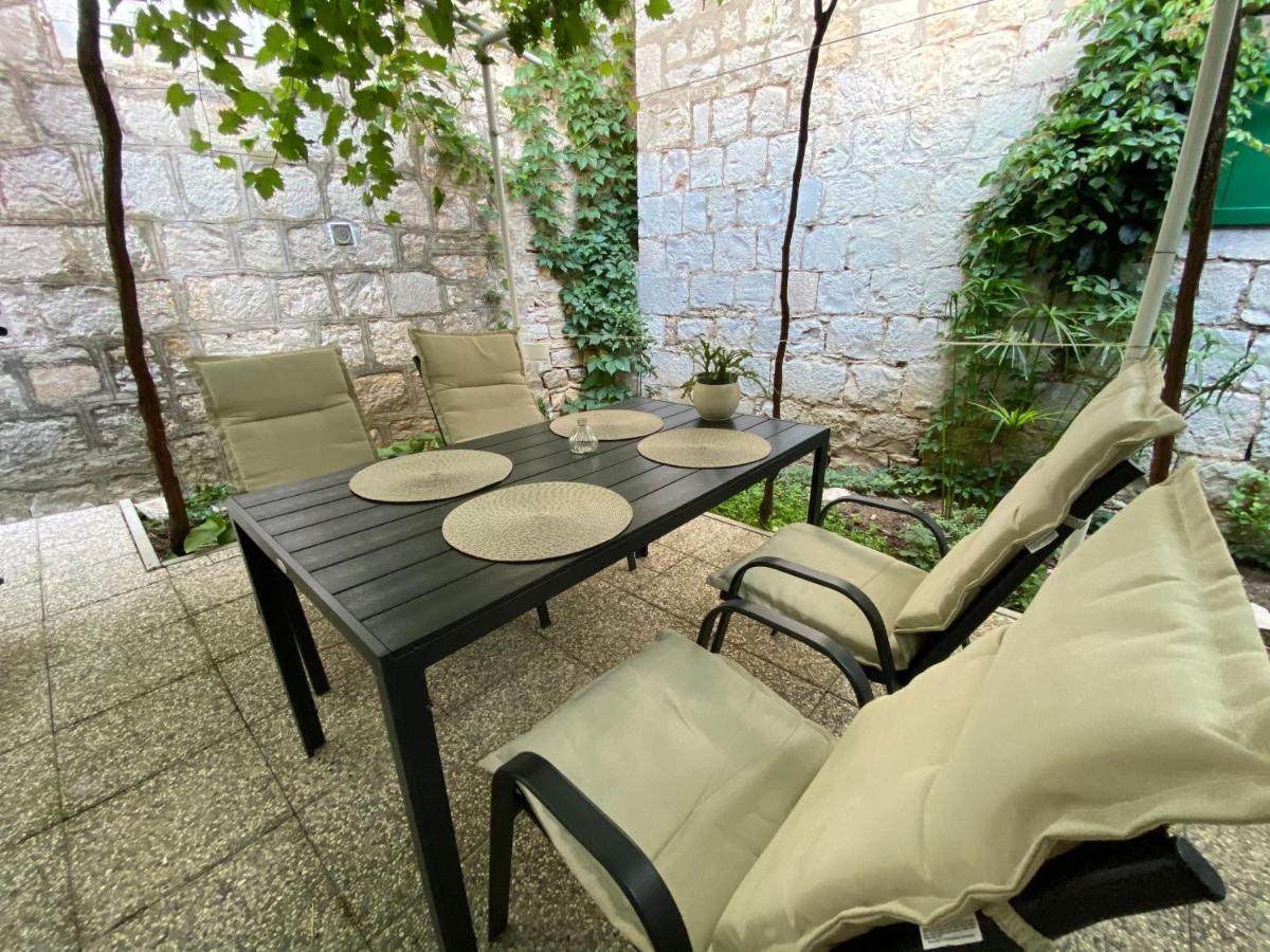 Apartment Stari Dvor Каштела Экстерьер фото