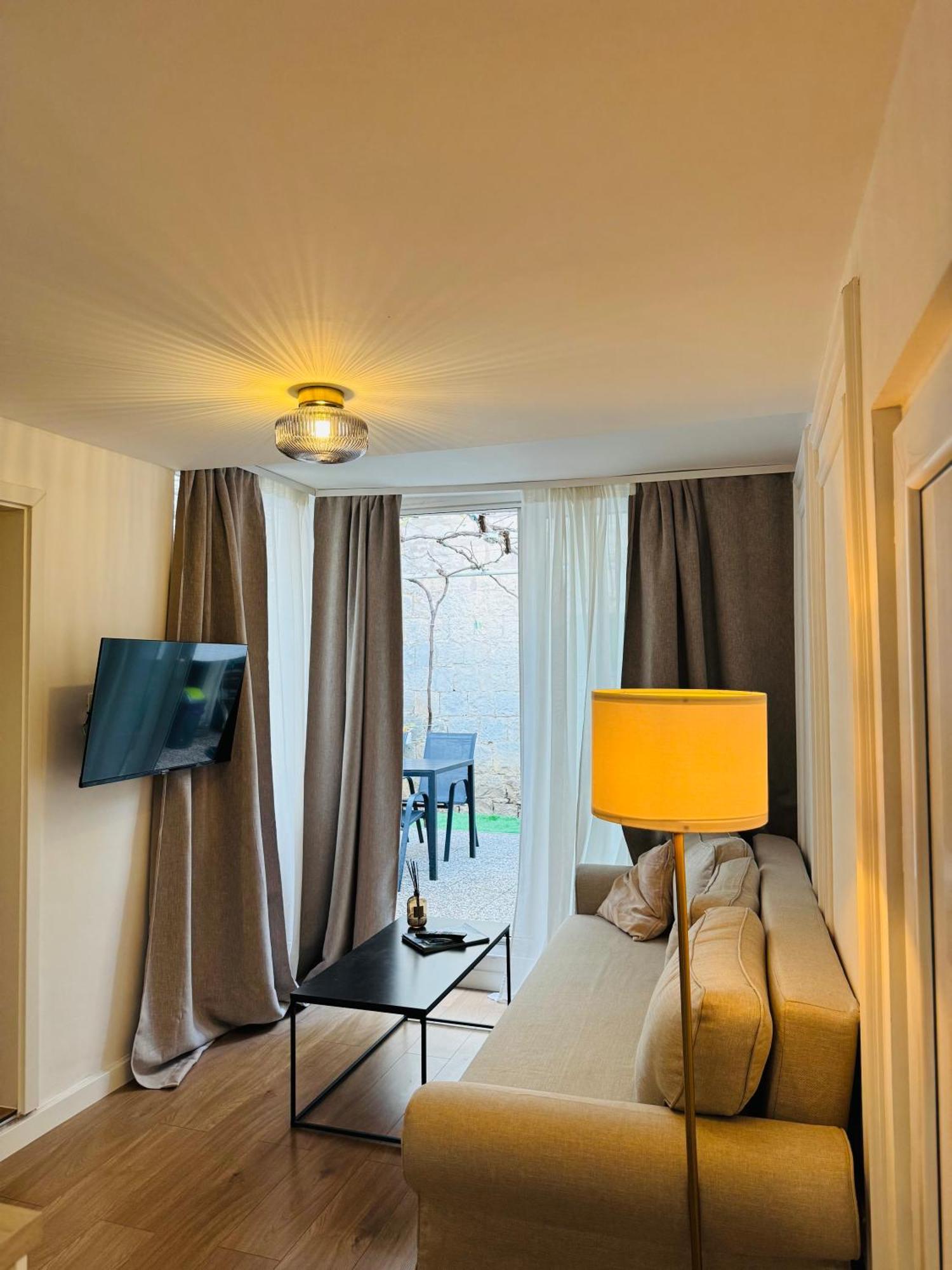Apartment Stari Dvor Каштела Экстерьер фото