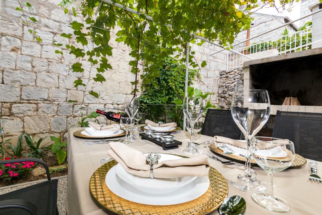 Apartment Stari Dvor Каштела Экстерьер фото