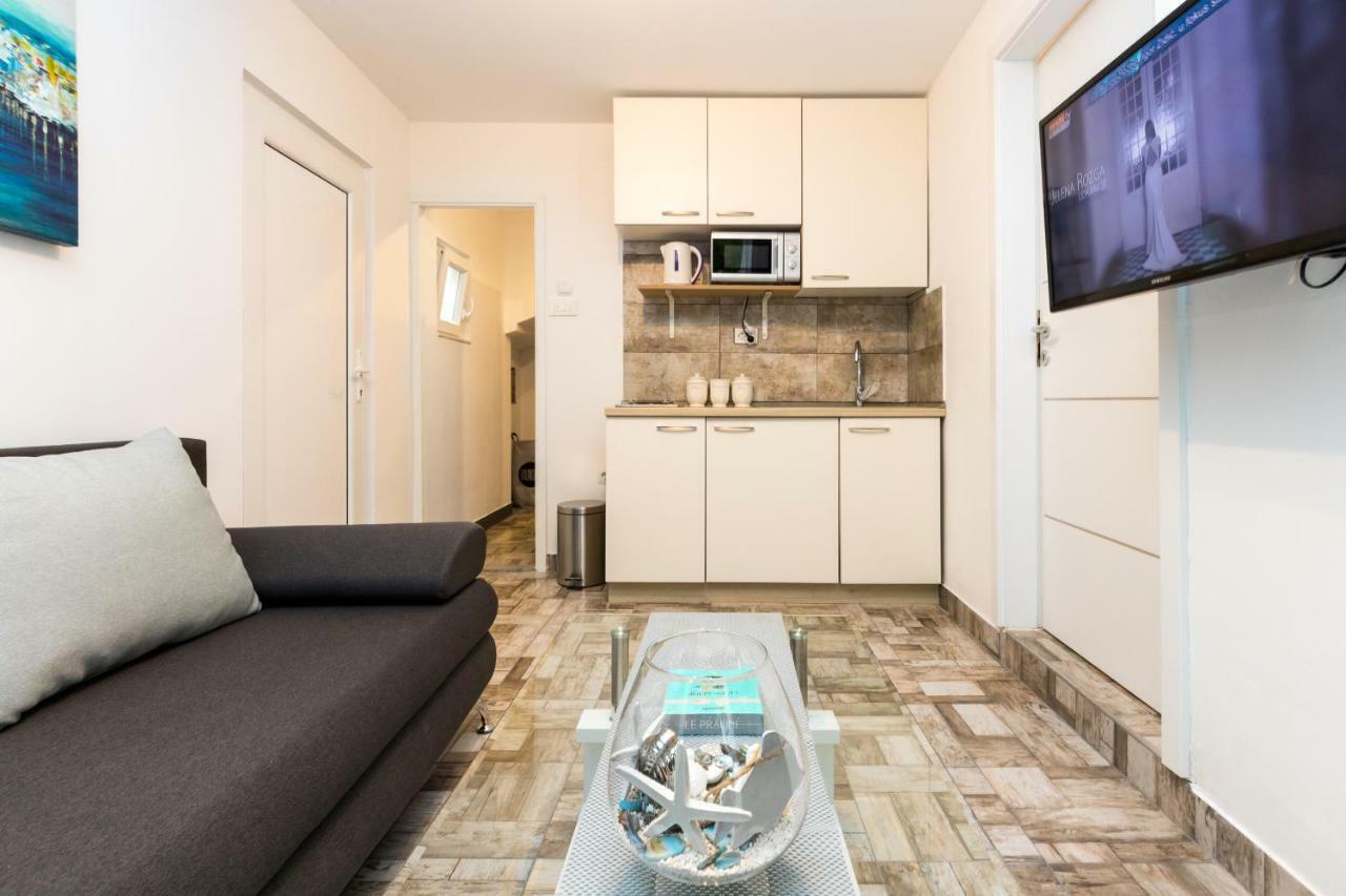 Apartment Stari Dvor Каштела Экстерьер фото